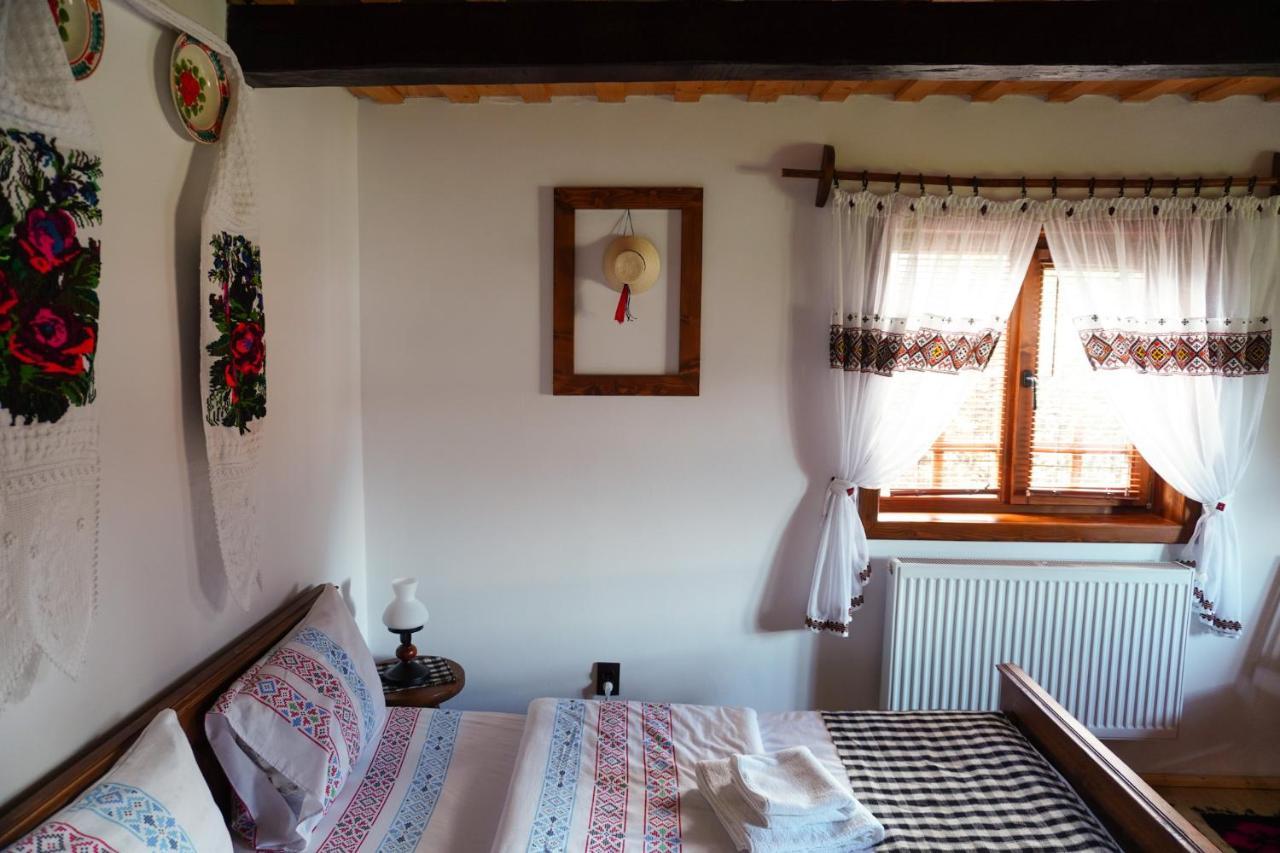 Casa Din Susani Calinesti  エクステリア 写真