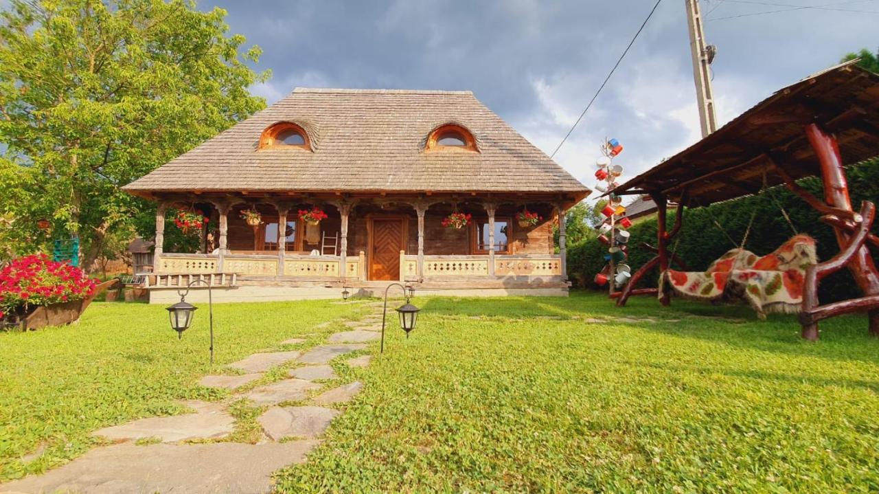 Casa Din Susani Calinesti  エクステリア 写真