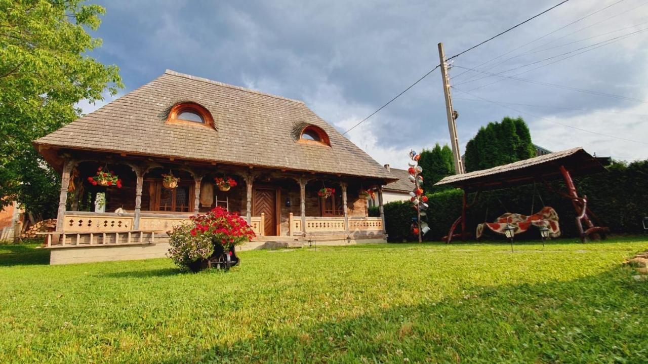 Casa Din Susani Calinesti  エクステリア 写真