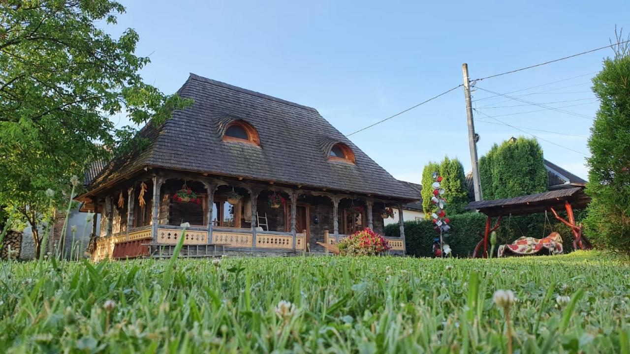 Casa Din Susani Calinesti  エクステリア 写真