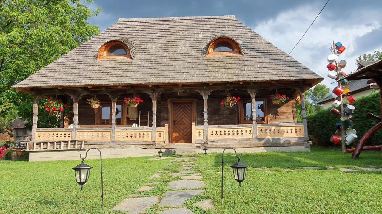 Casa Din Susani Calinesti  エクステリア 写真